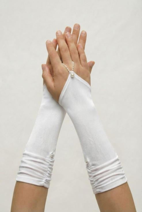guantes de comunión largos, guantes de comunión niña, guantes elegantes para comunión, accesorios comunión España, guantes con flores y circonitas, guantes de Primera Comunión, guantes ceremonia niña