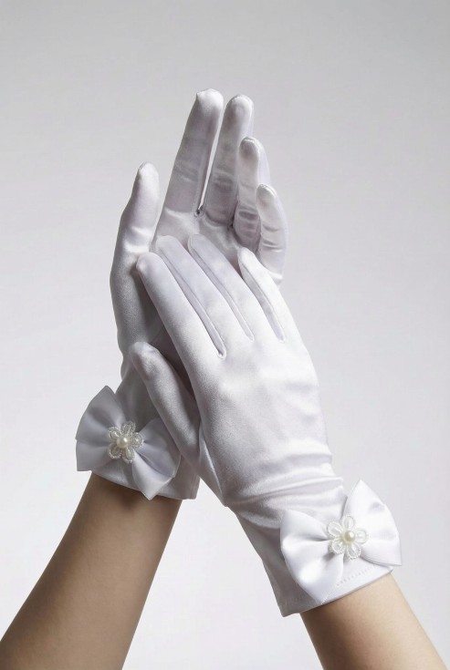 guantes de comunión, moda comunión niña, accesorios comunión elegantes, guantes satén, guantes perla, guantes con lazo, vestido comunión, guantes ceremonia niña, guantes elegantes comunión
