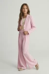 conjunto niña Emi rosa vista trasera, espalda blazer niña, conjunto elegante espalda