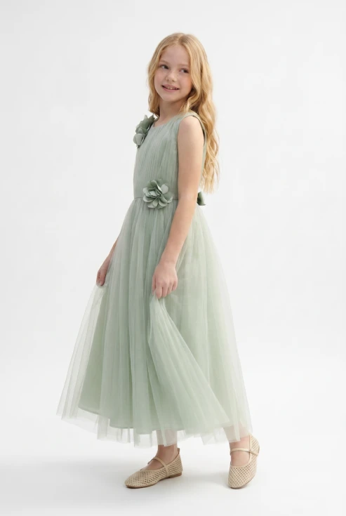 Vestido largo Bella verde salvia de ceremonia para niña