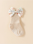 conjunto bebé, calcetines bebé con lazos, turbante algodón bebé, regalo bebé elegante, ropa bebé especial, accesorios bebé antideslizantes, moda bebé, ropa infantil de calidad